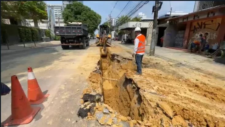 Construtora nega obra que causou cratera na Rua Salvador, em Manaus