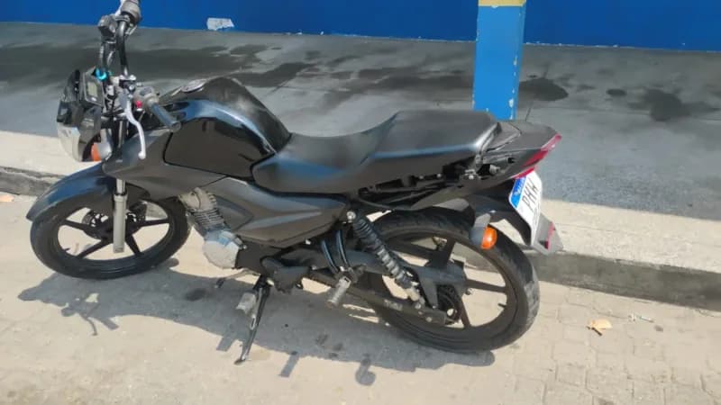 Homem é preso com motocicleta roubada no bairro Cidade de Deus