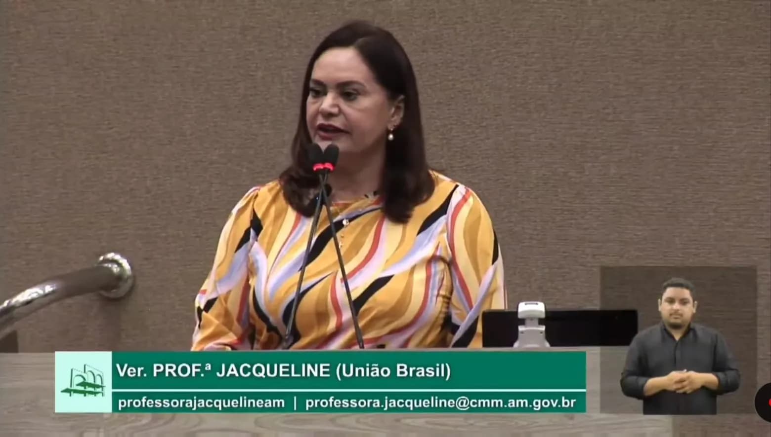 Professora Jacqueline cobra valorização dos professores em discurso na CMM: “Não podemos romantizar”