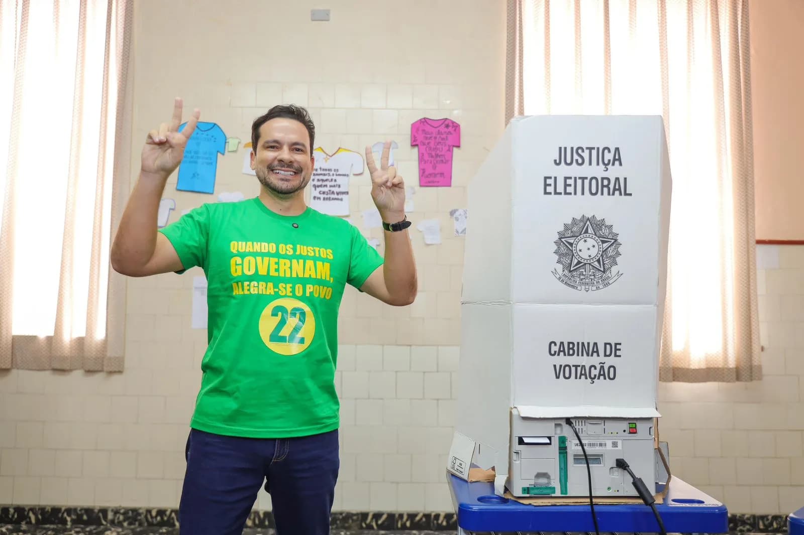 “Eles pensam que o povo de Manaus é leso”, diz Alberto Neto ao criticar atual gestão