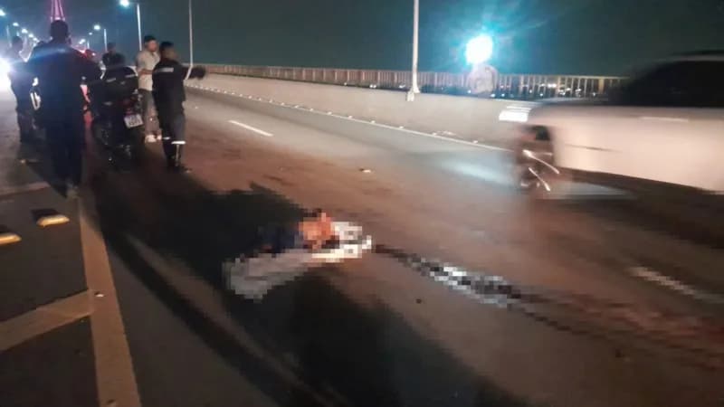 Ponte Rio Negro: homem morre atropelado por carro e motorista foge