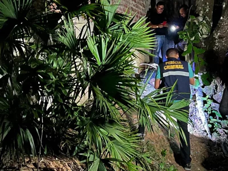 Com tiros e punhos amarrados, corpo de homem é encontrado na zona Norte de Manaus