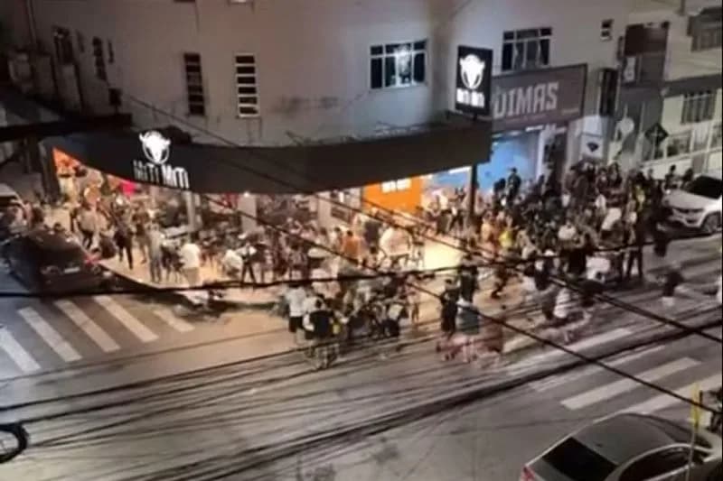VÍDEO: Homem é executado e cinco são baleados durante tiroteio em Rio Bonito (RJ)