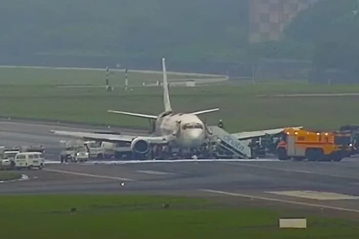 VÍDEO: Avião de carga pega fogo e faz pouso de emergência em Guarulhos (SP)