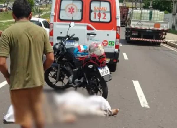 VÍDEO: Socorrista tenta reanimar motociclista após grave acidente na Avenida das Torres
