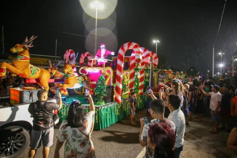 Parada Natalina acontece nesta quarta na Ponta Negra