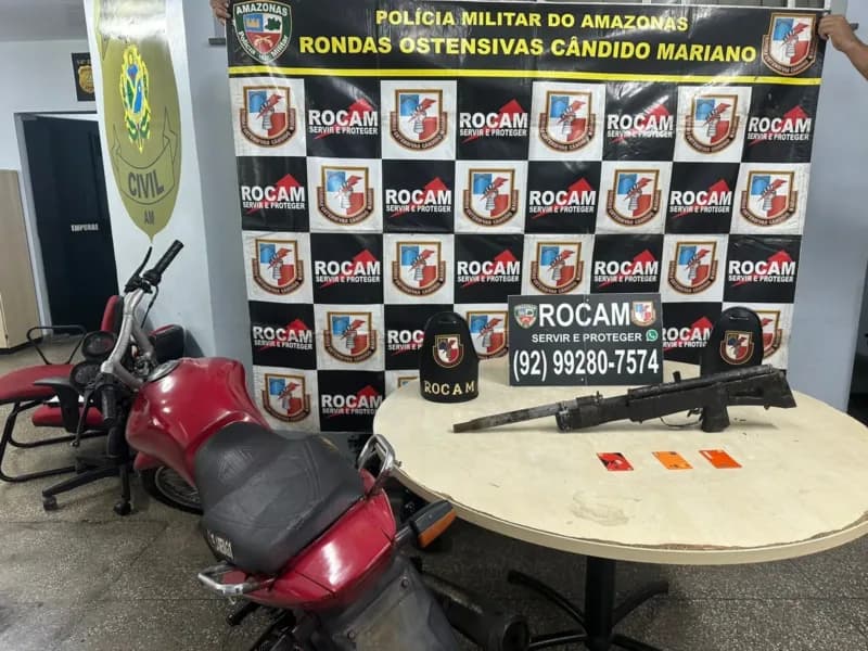Rocam prende foragido da Justiça e apreende adolescente com arma de fogo na zona Leste de Manaus