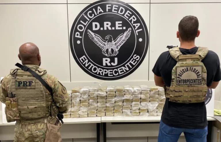 Dupla é presa com 120kg de pasta base de cocaína na Via Dutra, no RJ