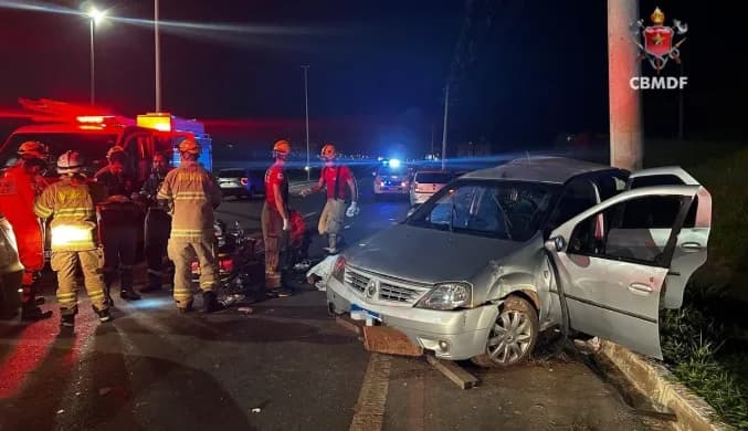 Motorista morre após veículo colidir contra poste no DF; veja fotos