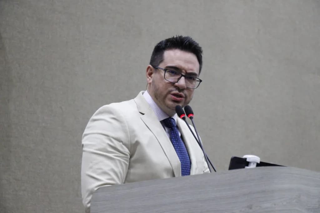 Análise de mandato: Guedes transforma produção legislativa em estratégia de visibilidade