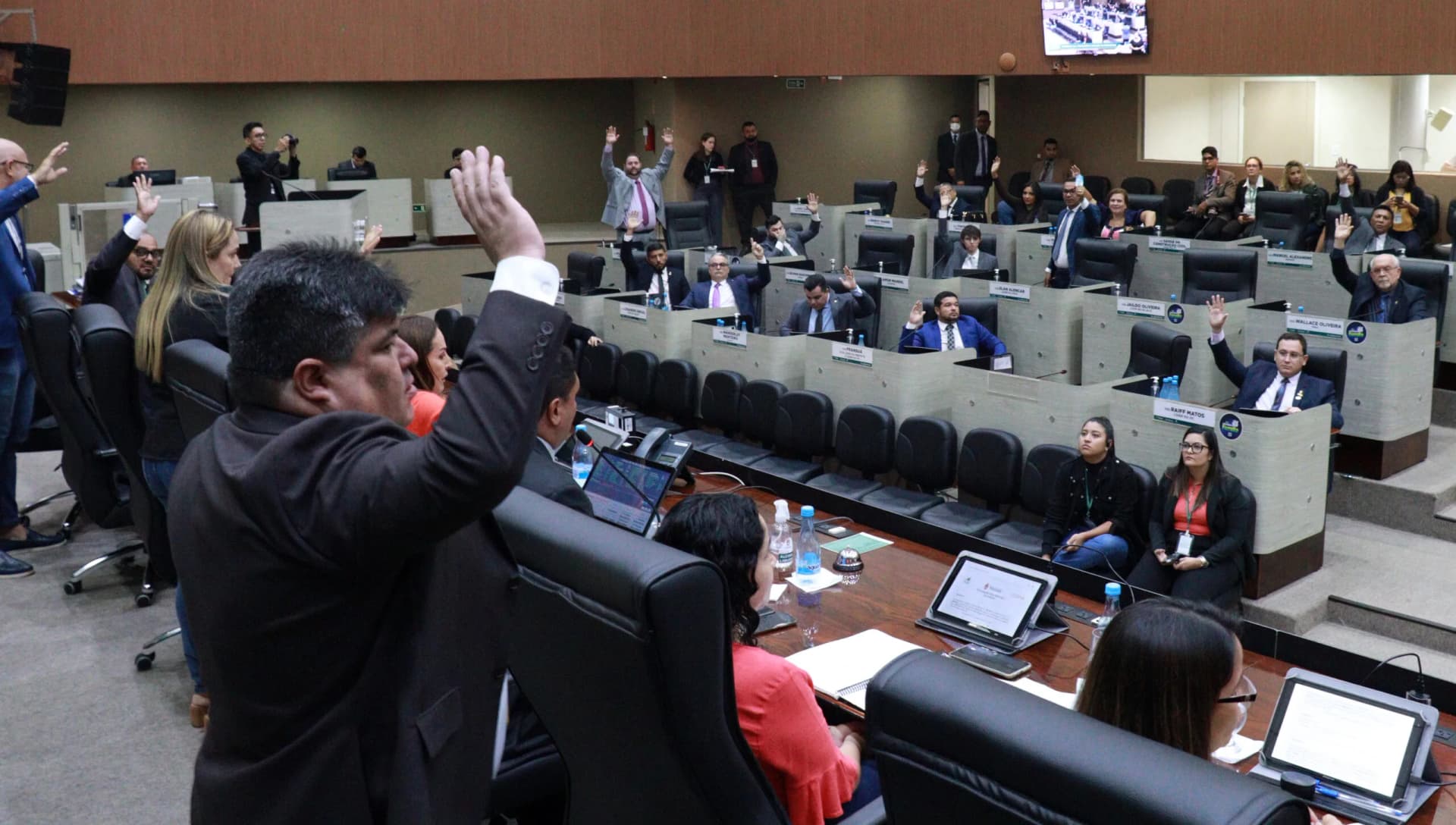 Metade das assinaturas para escala 5×2 são de vereadores sem novo mandato