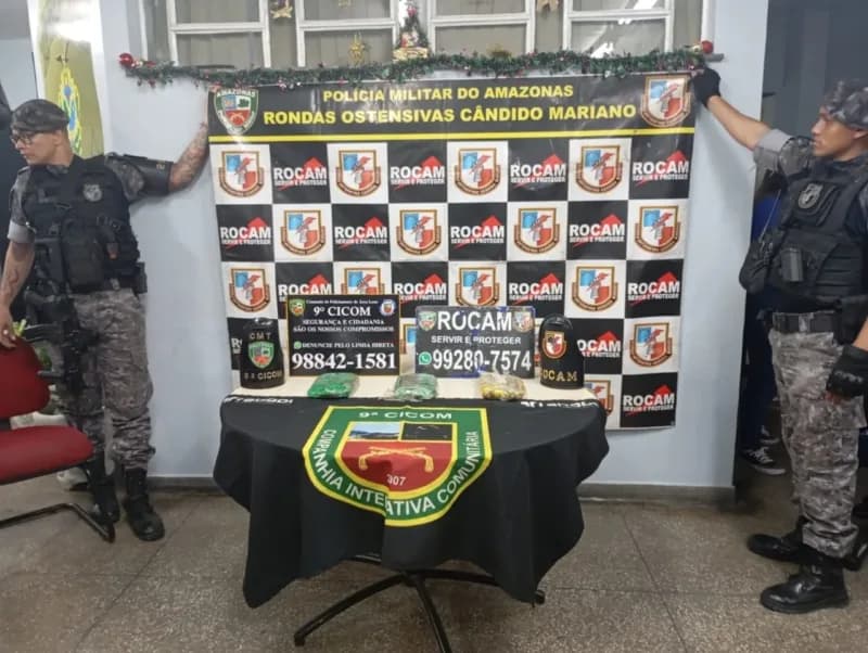 PM prende jovem após roubo; entorpecentes e armas de fogo são apreendidos