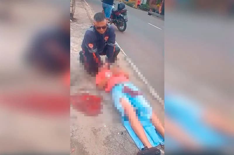 Motociclista fica ferido após ser atropelado por carro em Manaus