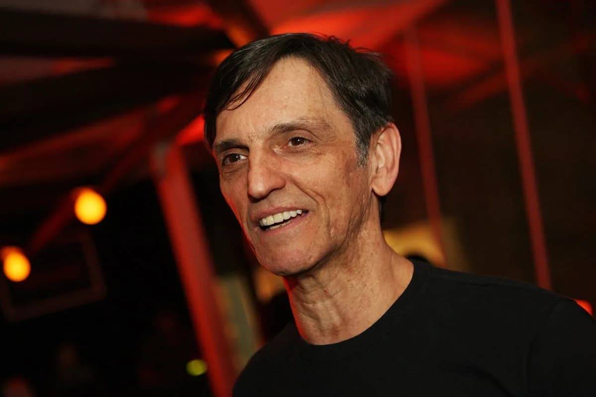Cantor Paulo Miklos, dos Titãs, é internado em UTI em São Paulo