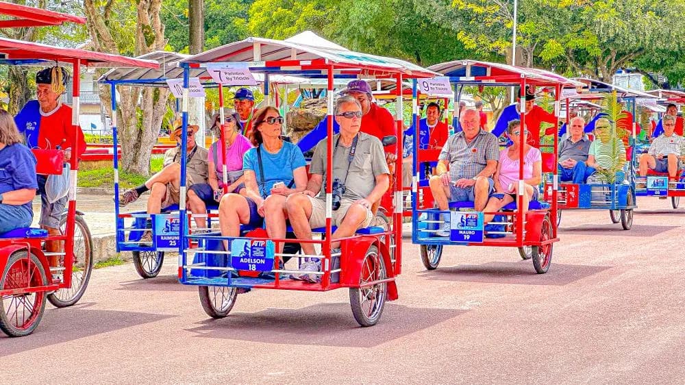 Nova fiscalização proíbe o transporte de pessoas em triciclos motorizados em Parintins