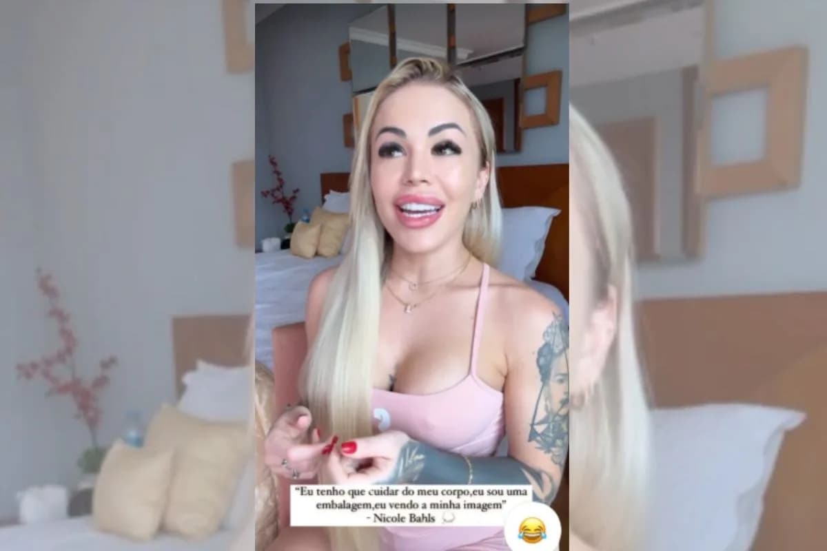 Influenciadora demite personal trainer após flagrá-lo comendo hambúrguer