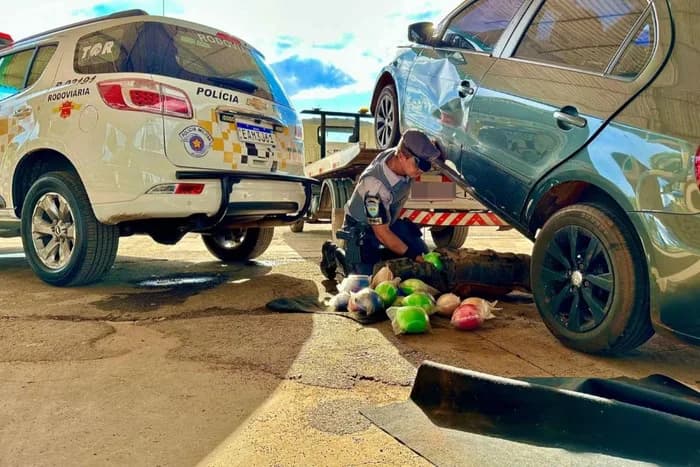 Homem é preso com 25 kg de maconha escondidos em tanque de combustível