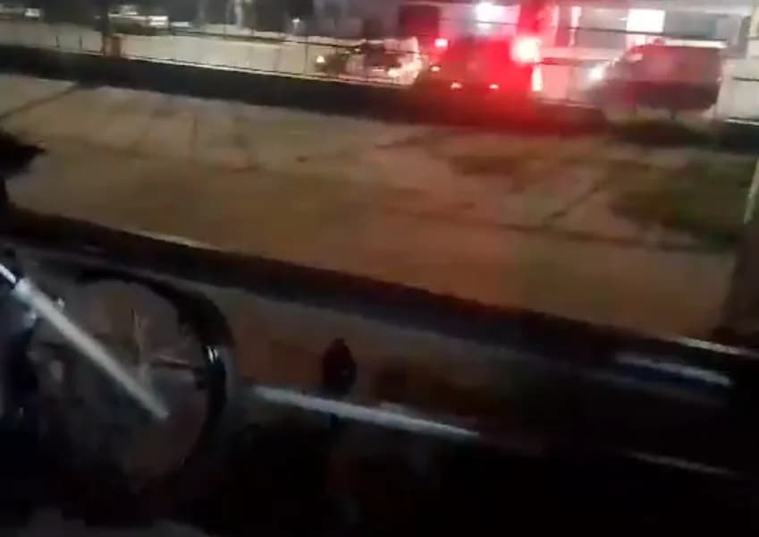 VÍDEO: motociclista morre após ser arremessado a 10 metros de altura em Manaus