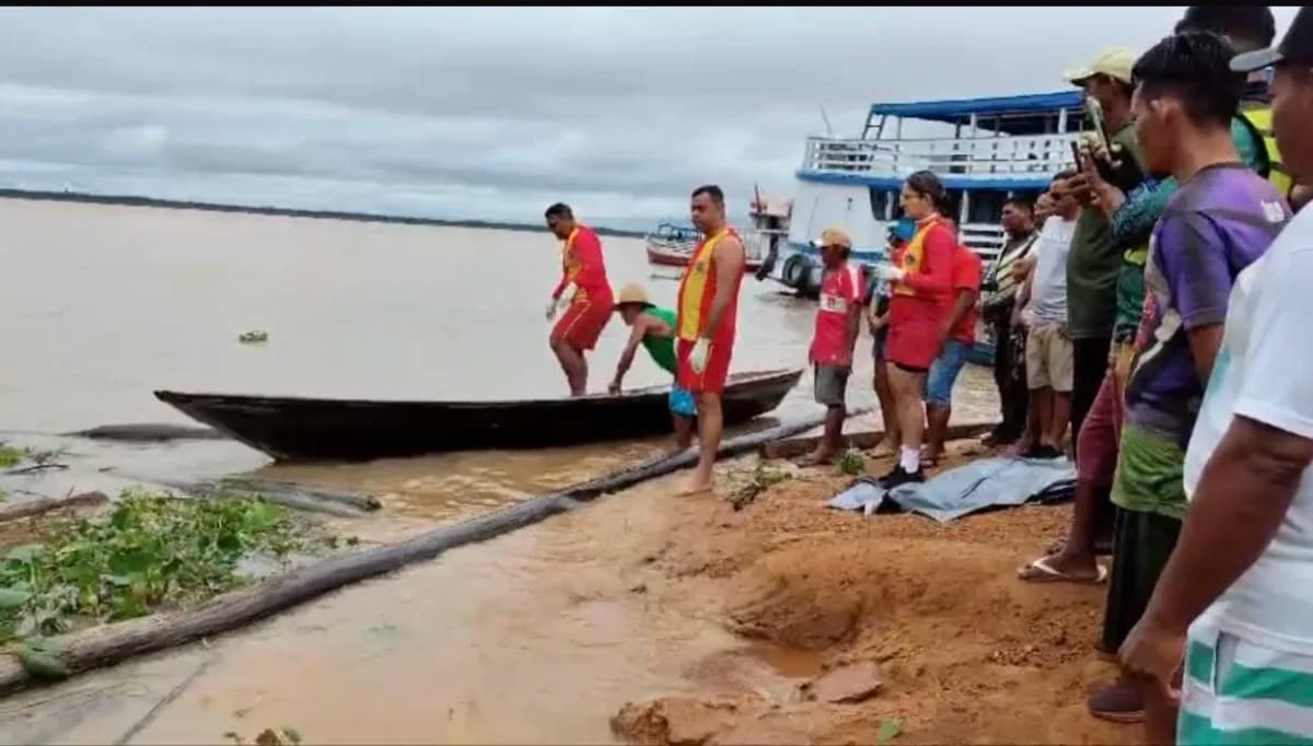 VÍDEO: Trabalhadores encontram corpo ‘boiando’ no porto de Manacapuru