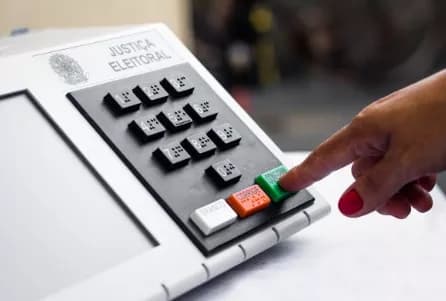 Com eleitorado de Manaus dividido, políticos abrem temporada de caça ao voto do interior