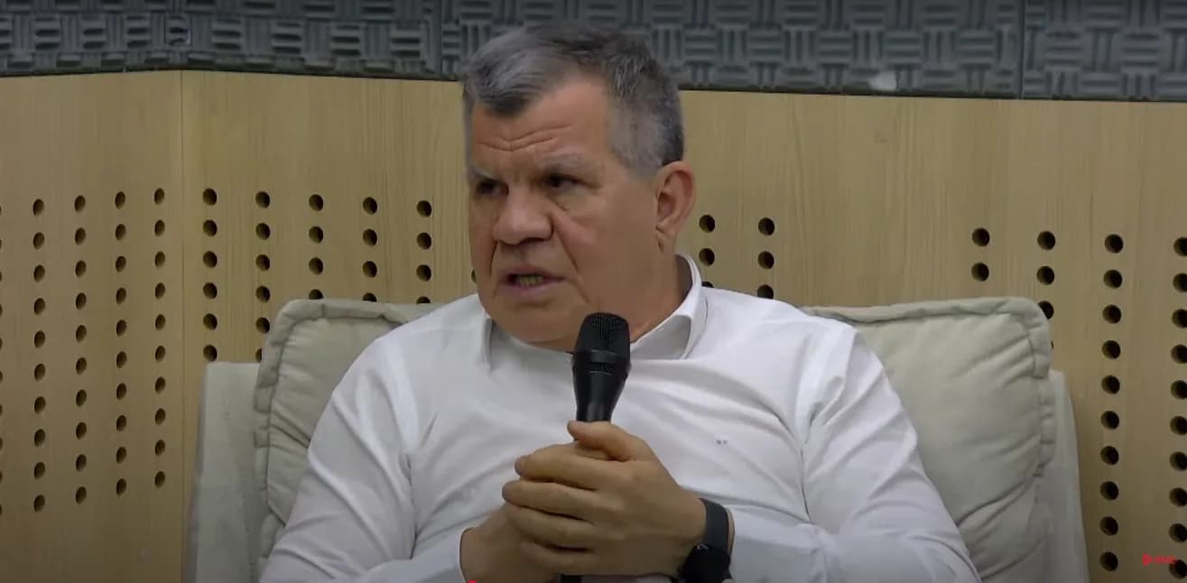 Fora do cenário, Bosco Saraiva confirma que coordenará campanha de Omar ao governo em 2026