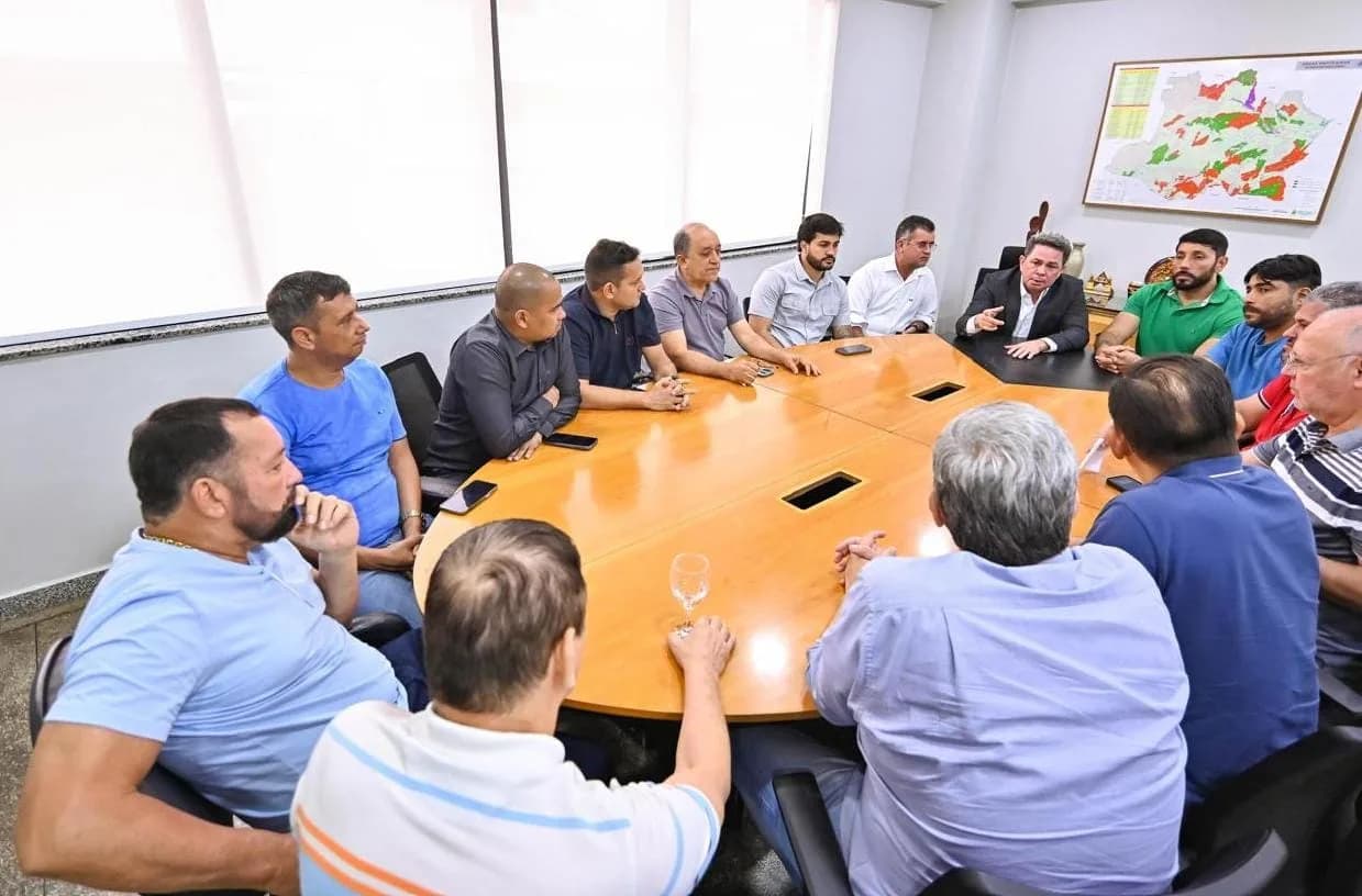 Vereadores vão à sede do Governo convidar Tadeu de Souza para abertura dos trabalhos na CMM