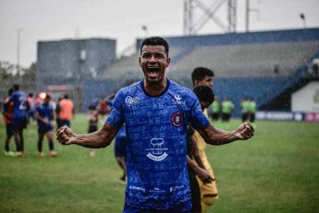 Parintins vence Nacional por 1 a 0 e se garante no playoff do 1º turno do Barezão 2025