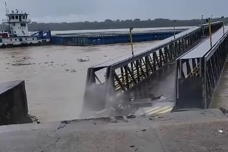 VÍDEO: Veja momento em que balsa colide com porto de Borba, no AM