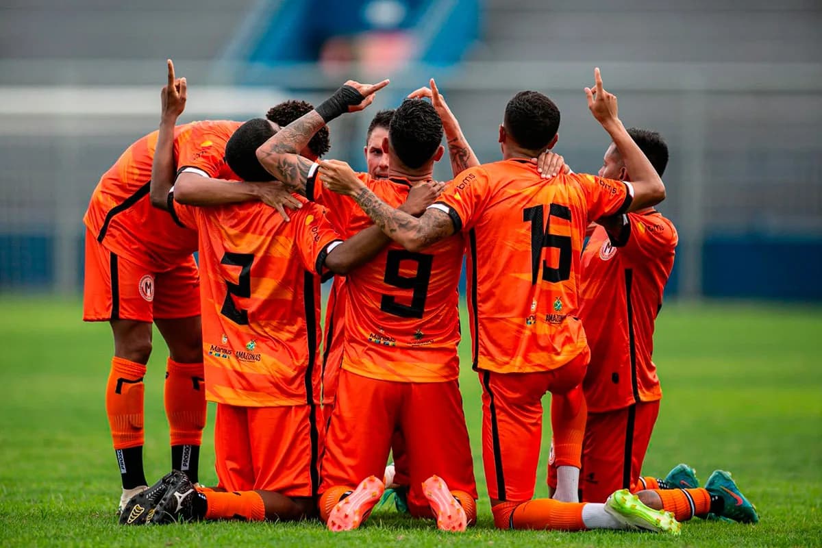 Manauara enfrenta o Parintins em busca da primeira vitória no Barezão