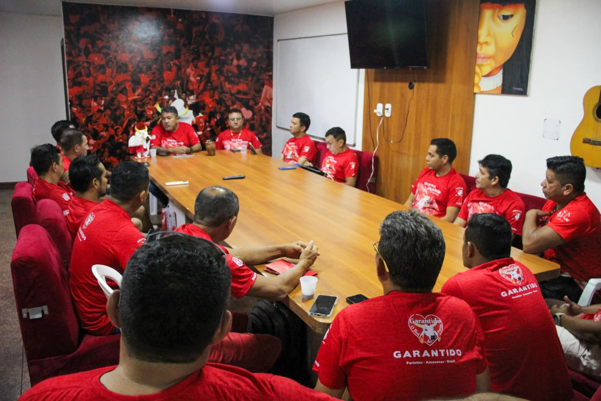 Boi Garantido reúne parte do corpo técnico e artístico em reunião sobre o projeto de arena 2025