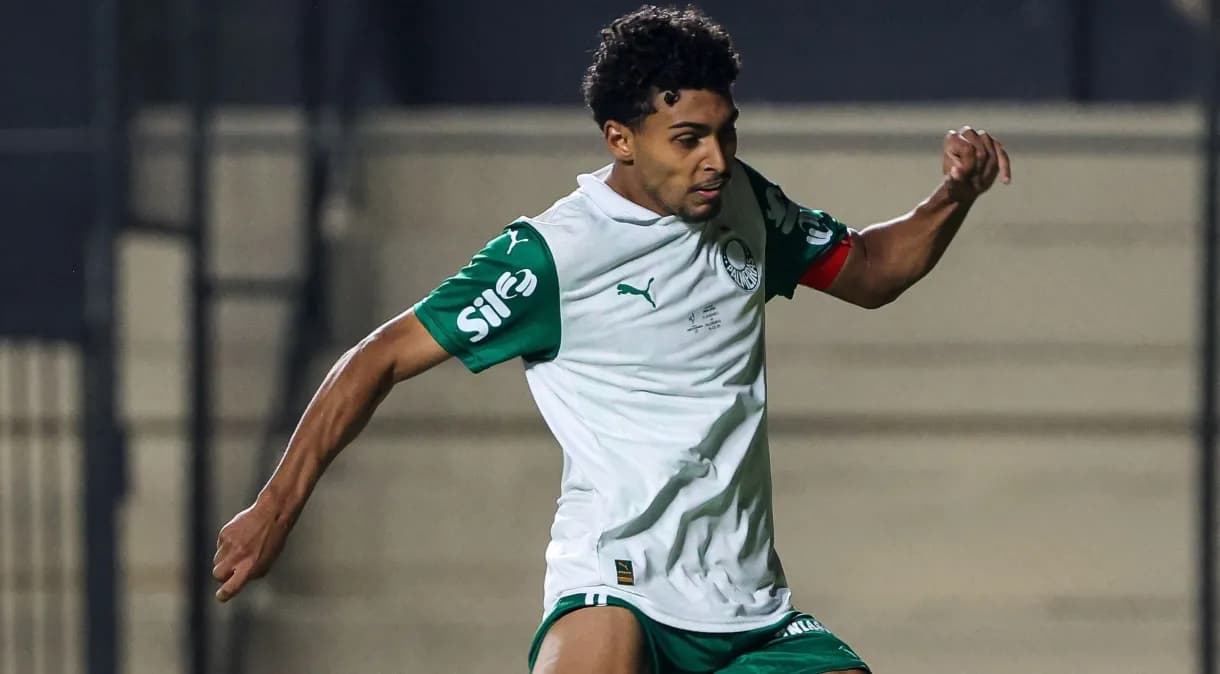 VÍDEO: Torcida do Flamengo provoca jogador do Palmeiras Sub-20 que sofreu racismo: “Chorão”