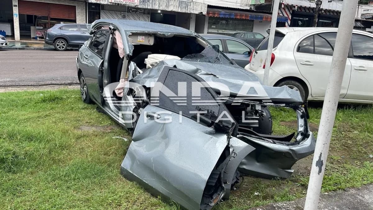 EXCLUSIVO: Velozes e atrapalhados: Suspeitos são presos após capotar carro durante fuga em Manaus