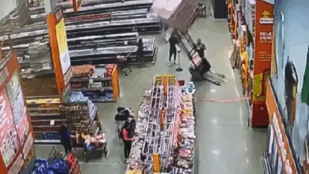 RS: Funcionário é indiciado por queda de uma tonelada de leite condensado sobre cliente