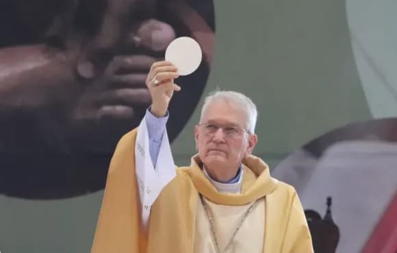 Arcebispo de Manaus viaja para participar da escolha do novo papa no Vaticano