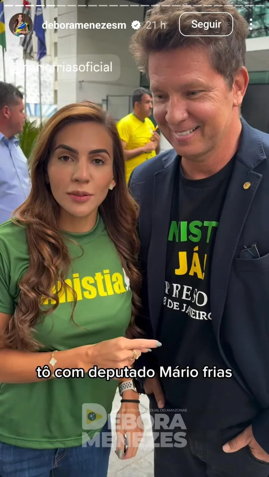Débora Menezes em ato a favor da anistia, na avenida Paulista - 6 de abril