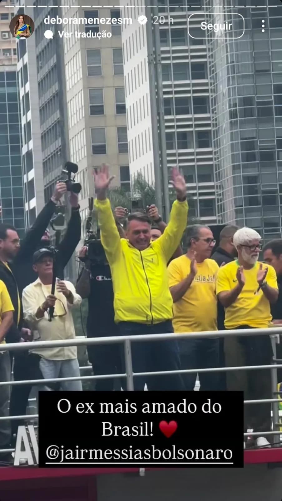 Débora Menezes em ato a favor da anistia, na avenida Paulista - 6 de abril