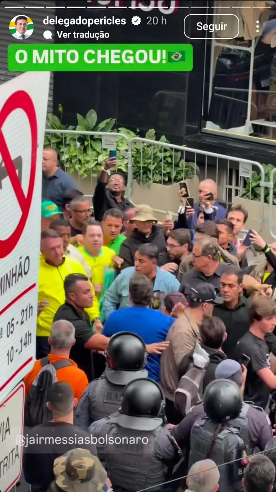 Delegado Péricles em ato a favor da anistia, na avenida Paulista - 6 de abril