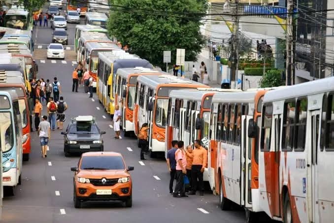 Greve dos rodoviários em Manaus é suspensa após empresas garantirem pagamento