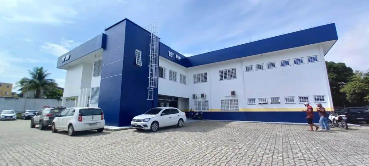 Condenada por assalto em terminal de ônibus é presa ao tentar registrar B.O em delegacia de Manaus