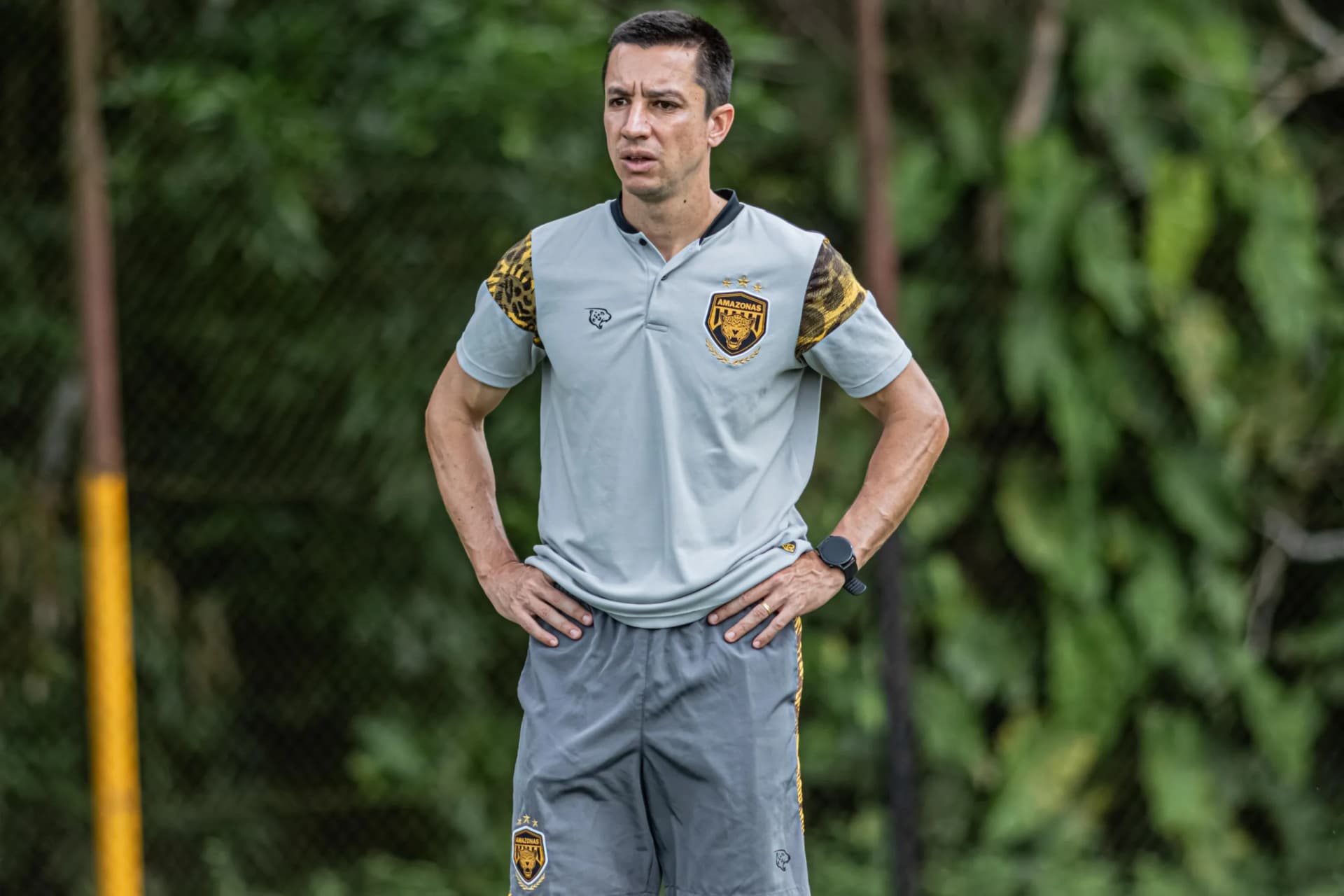 Após duas derrotas em 3 jogos na Série B, Eduardo Barros deixa comando técnico do Amazonas FC