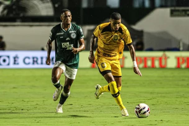 Amazonas sofre gol relâmpago e perde para o Goiás na estreia da Série B do Brasileiro