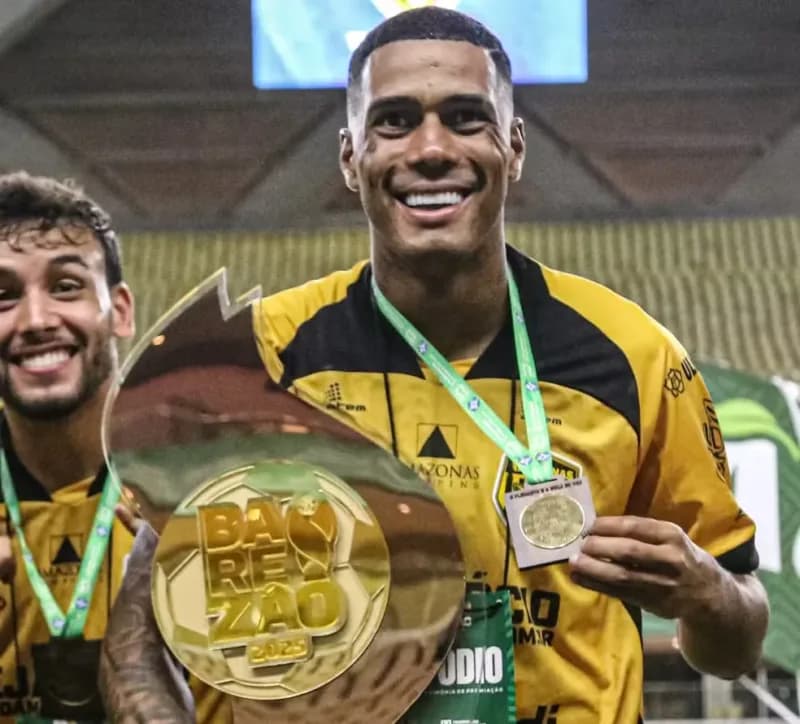 Alyson, lateral-esquerdo do Amazonas FC, fará cirurgia e está fora da temporada
