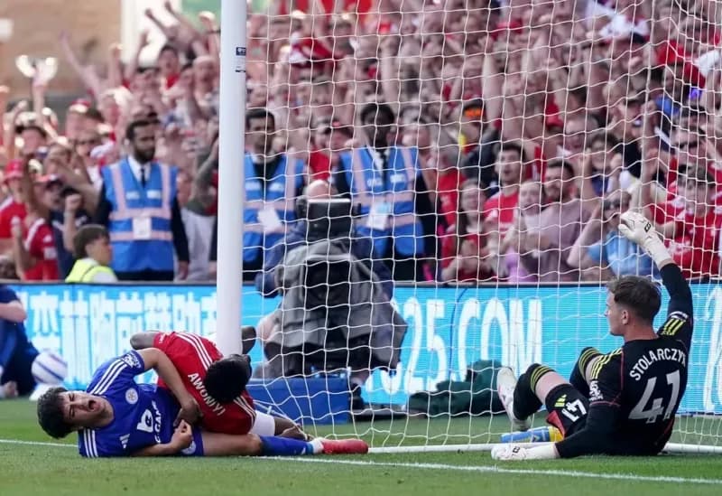 Awoniyi, do Nottingham Forest, entra em coma induzido após cirurgia