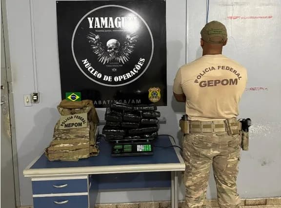 Passageiro é preso com 17 kg de drogas em barco no Amazonas