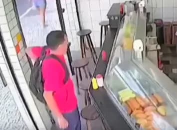 Em lanchonete, homem passa mal e morre em via pública