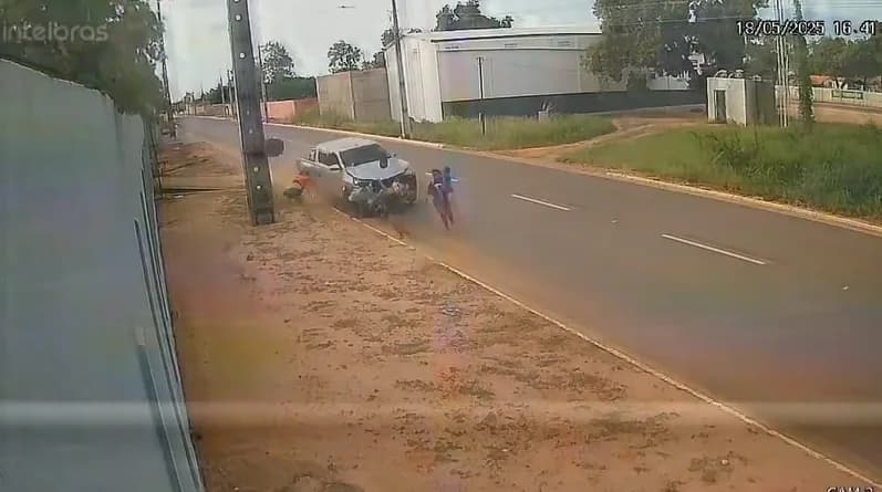 IMAGENS FORTES: Jovem morre e 7 ficam feridos após atropelamento no MA