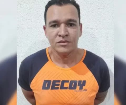 Pai descobre nude no celular da filha e manda matar o rapaz com 20 tiros
