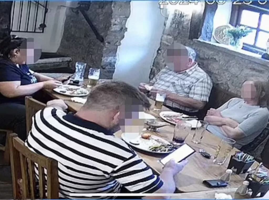 Família é indenizada em R$ 570 mil após ser acusada injustamente de sair de restaurante sem pagar