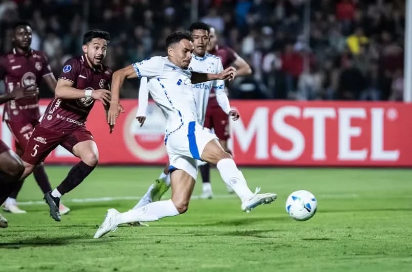 Cruzeiro passa vexame com eliminação na Sul-Americana