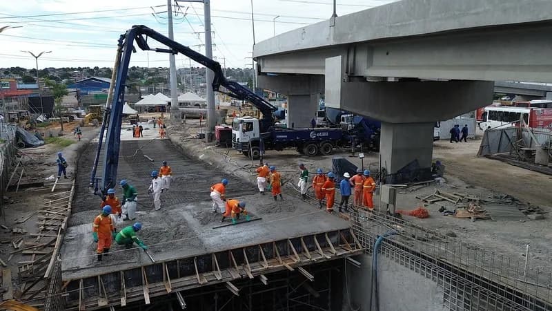 Fase final: última laje do viaduto Rei Pelé é concretada e entrega segue prevista para junho